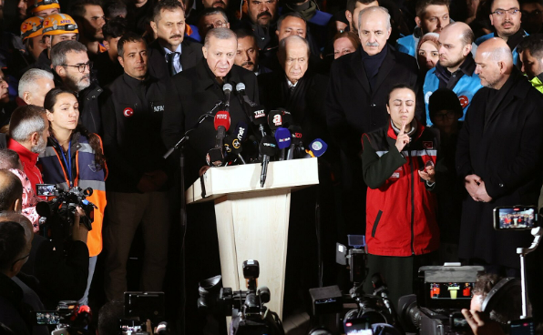 Hukukçular, Erdoğan ve hükümet yetkilileri için harekete geçti! Tek tek suç duyurusunda bulundular