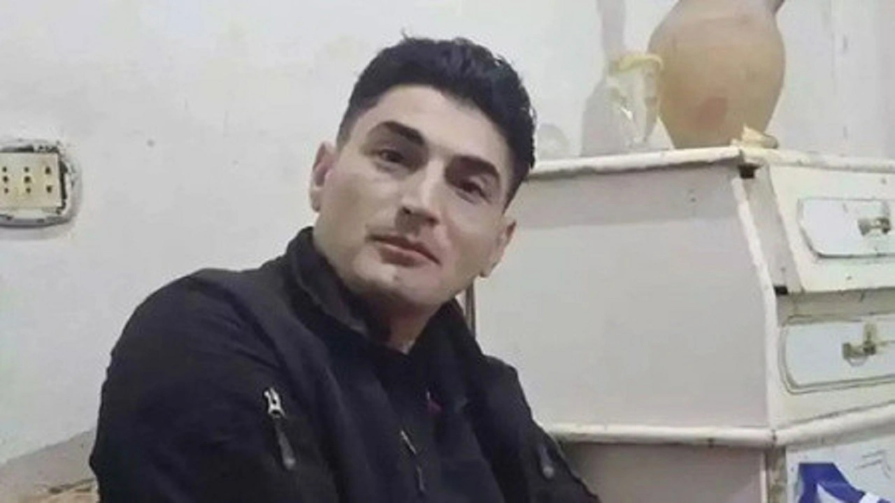Enkazdan 'ölü' çıkarılan genç mezarlıkta canlandı