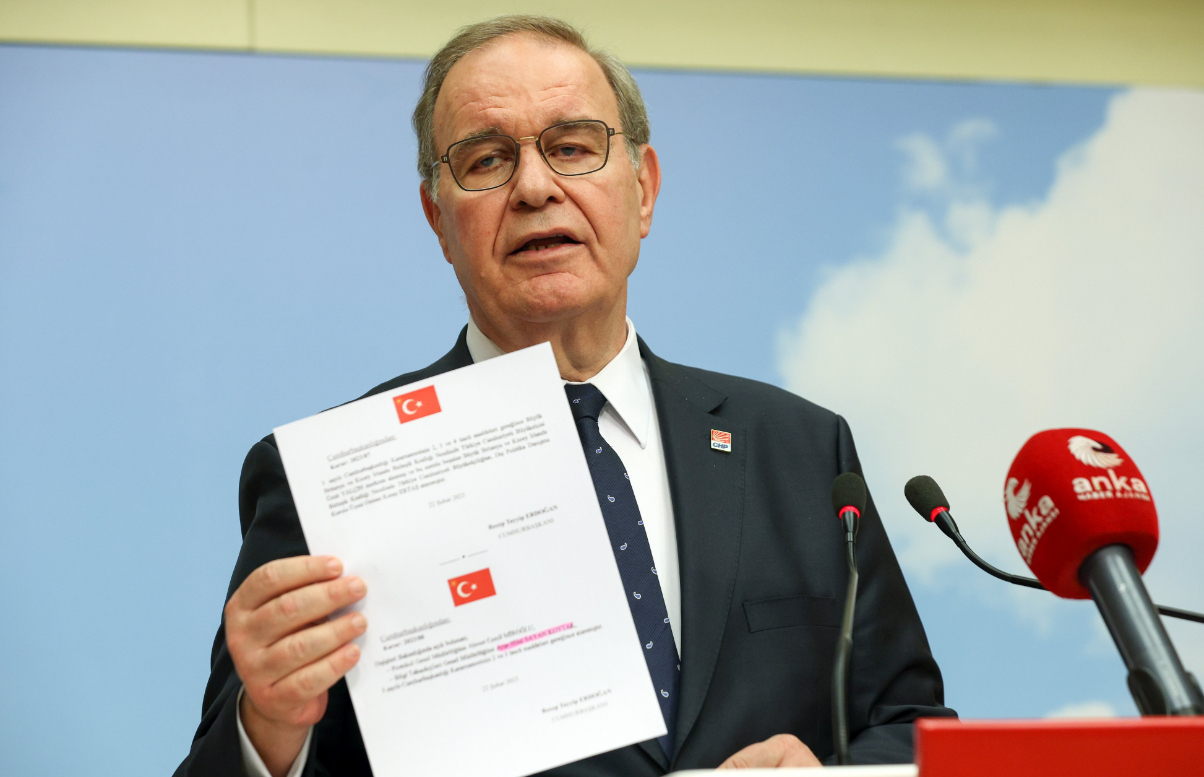 CHP'li Faik Öztrak'tan hükümete "asrın felaketi" tepkisi: "Biz bu kadere teslim bayrağı çekmeyeceğiz"