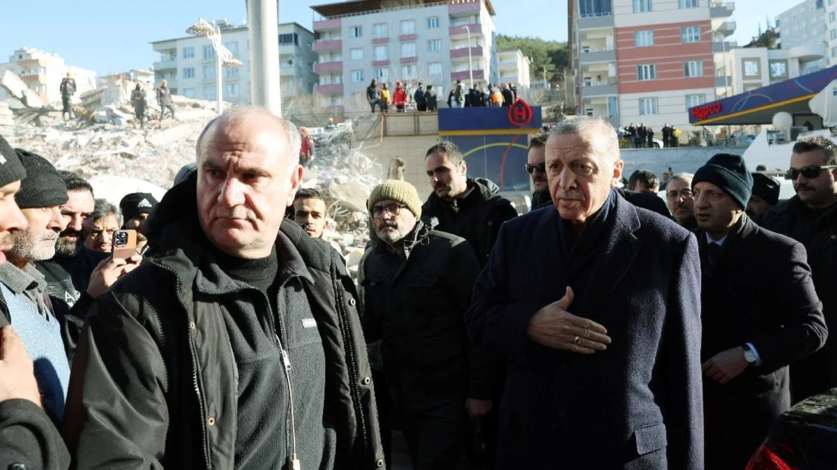 Financial Times'tan deprem analizi: Doğal afetler iktidarları devirebilir