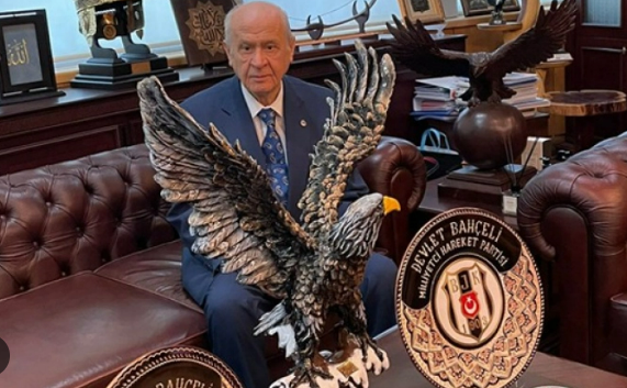Devlet Bahçeli, Beşiktaş'tan ayrıldı! Kongre üyeliğinden istifa etti