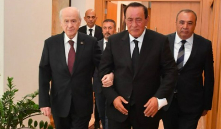 Alaattin Çakıcı, tribünlerdeki "hükümet istifa" sloganlarına tepki gösterdi