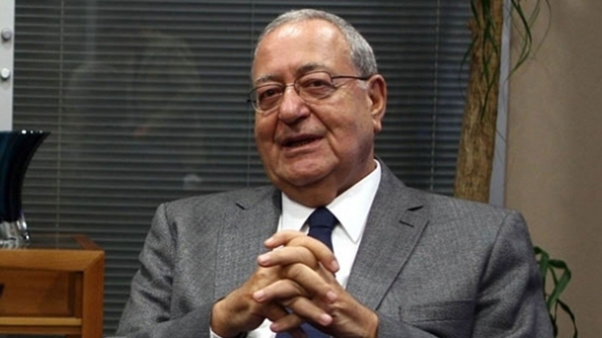 Yandaş Sabah yazarı Mehmet Barlas tribünleri hedef aldı: Deprem yağmacıları