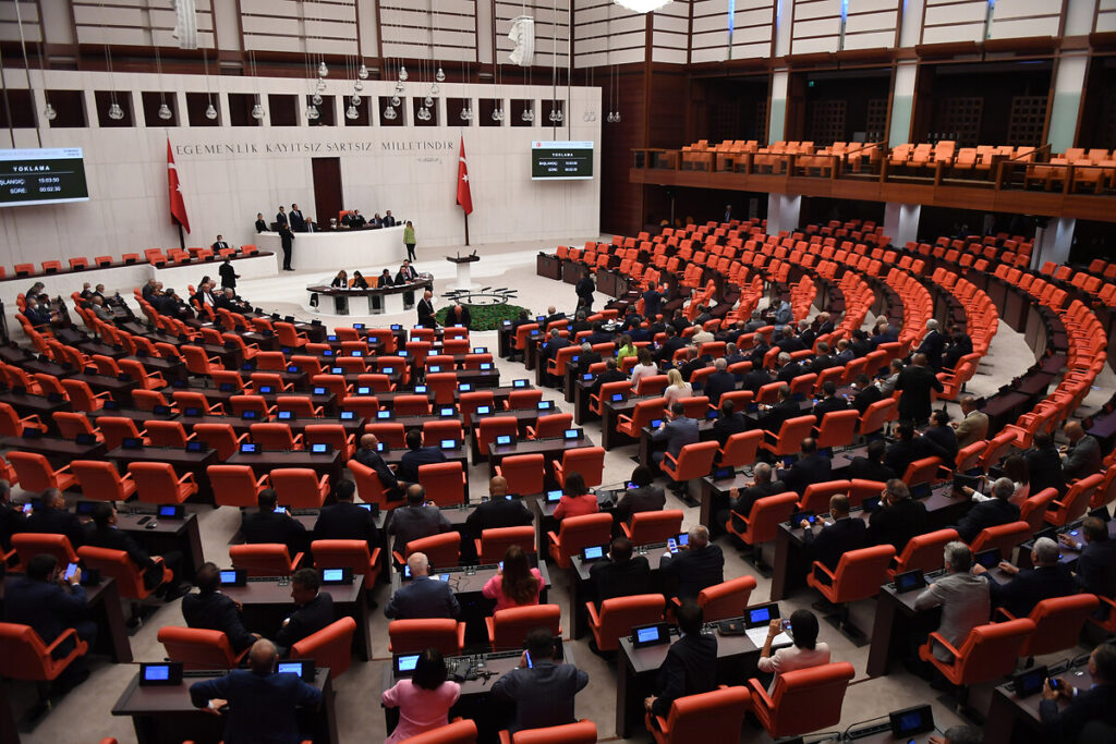 EYT'ye ilişkin kanun teklifi TBMM'de kabul edildi