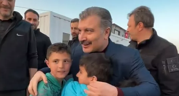 Sağlık Bakanı Fahrettin Koca, o reklam filmi için özür diledi