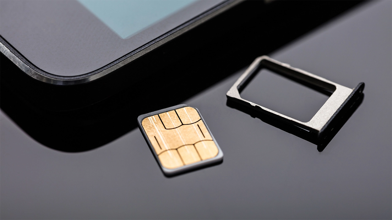 Telefonlarda SIM kartı devri sona eriyor!