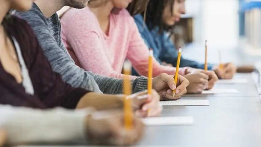 Depremden etkilenen öğrenciler için katkı payı ve öğrenim payı kararı