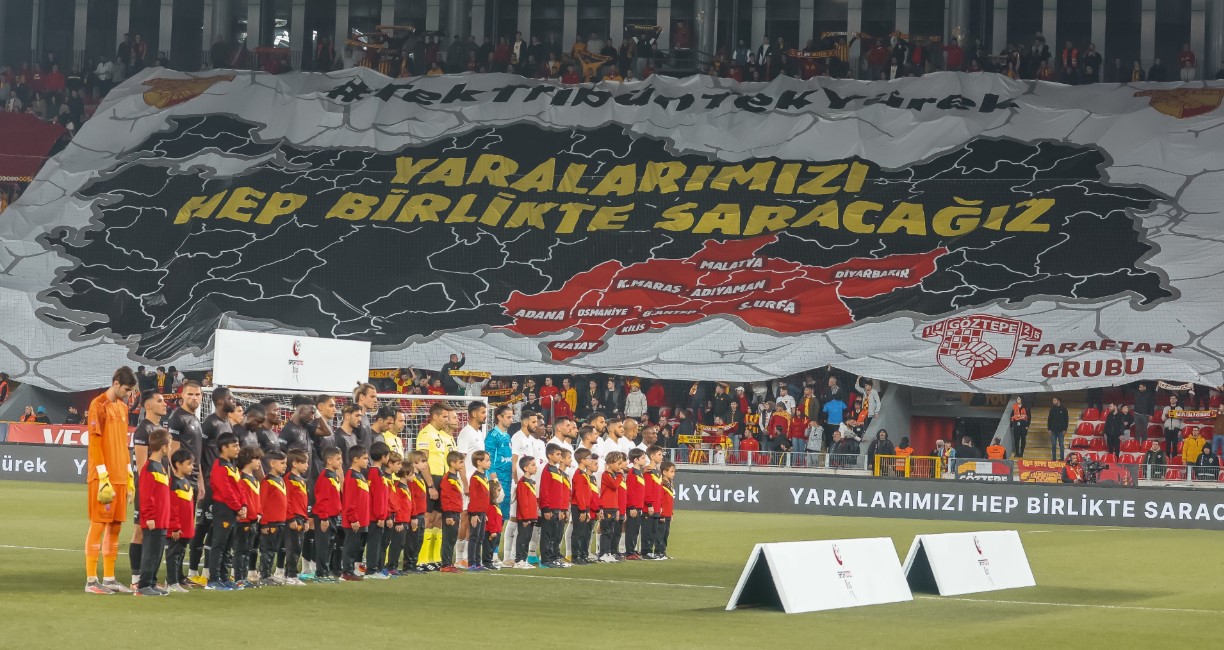 Göztepe - Boluspor maçında "hükümet istifa" sesleri! TRT sesi kıstı!