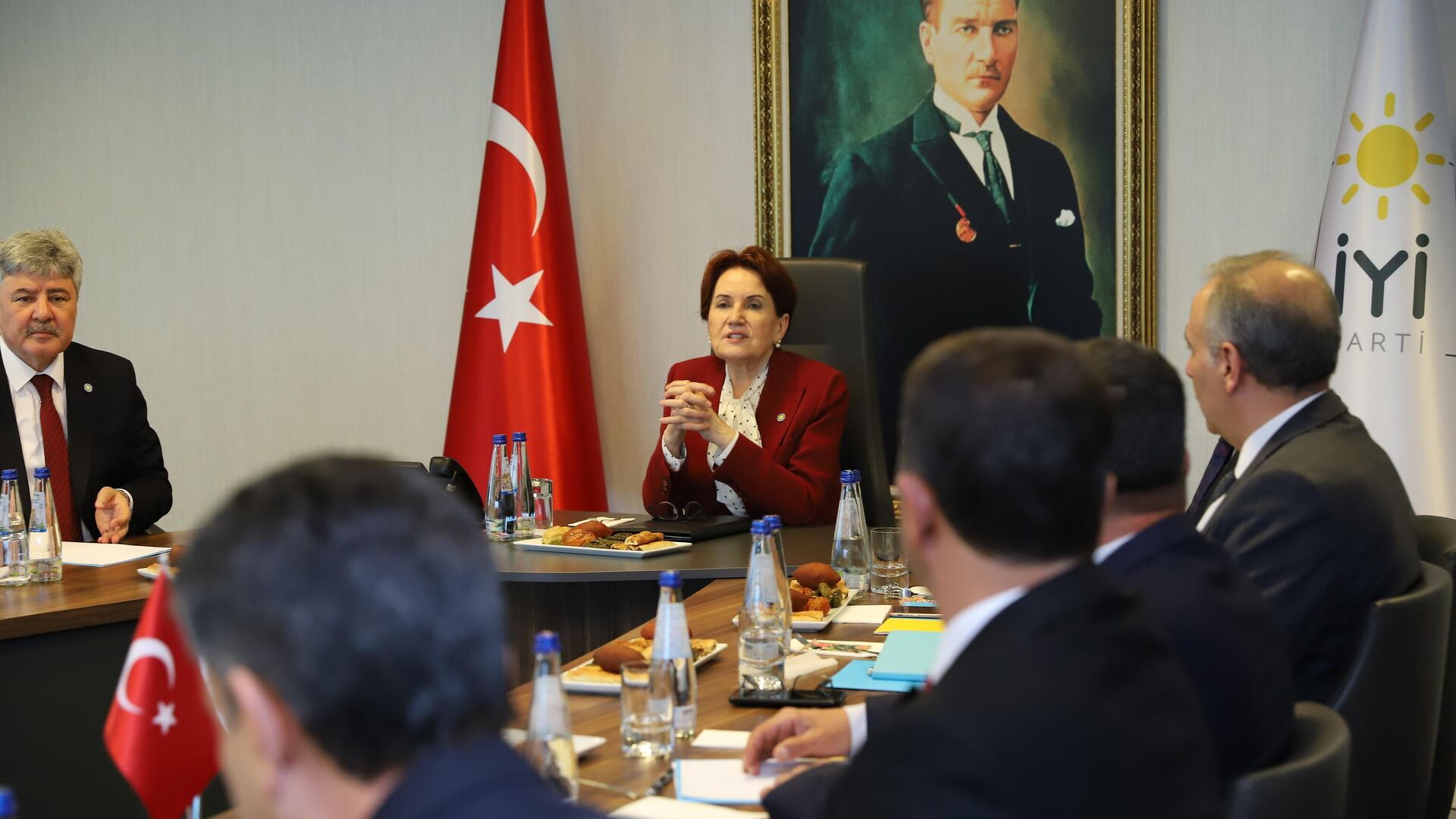 Akşener'den 'Altılı Masa toplantısına gidecek misiniz?' sorusuna yanıt