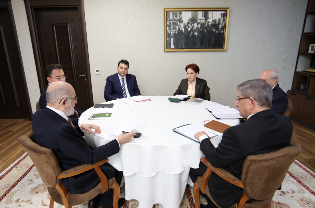 Gelecek Partili Selçuk Özdağ masadaki o anları anlattı! Kim, hangi sırayla Kılıçdaroğlu'nun adaylığını dile getirdi?
