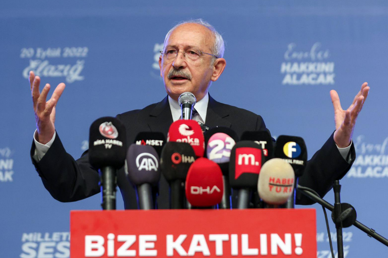 İşte Kemal Kılıçdaroğlu'nun ilk seçim afişi! Ali İsmail Korkmaz, Sinan Ateş, Enes Kara, Hande Kader, deprem...