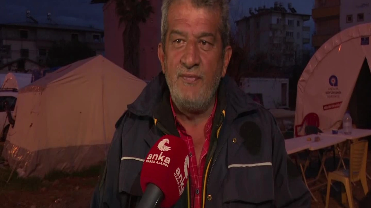 Yıkılan evine hasarsız raporu verilen depremzede isyan etti: Deprem vergileri nerede? Bu zamana kadar neden vergi verdik?
