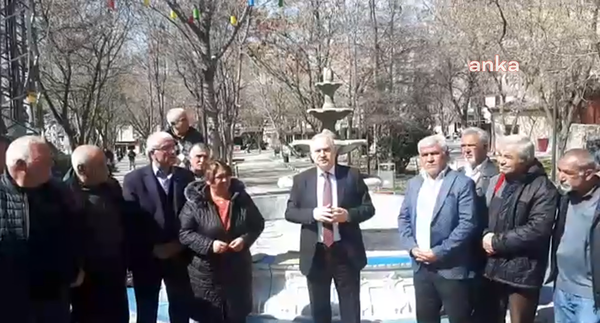 Şereflikoçhisar Atatürk Parkı yıkılmak istendi, CHP'liler tepki gösterince yıkım durduruldu
