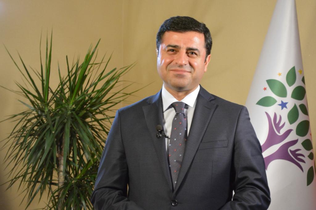 Selahattin Demirtaş, Kemal Kılıçdaroğlu ile ilgili hedefini açıkladı: "HDP’liler bağırlarına taş basarak oy vermek istemiyorlar"