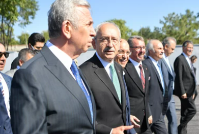 Kemal Kılıçdaroğlu'ndan Mansur Yavaş mesajı: "Deprem bölgesine geçiyoruz"