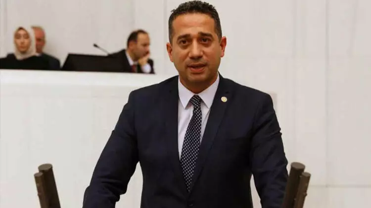 Milli Eğitim Müdürü, AKP'den adaylığını sosyal medyada paylaştı: CHP'li Başarır tepki gösterdi