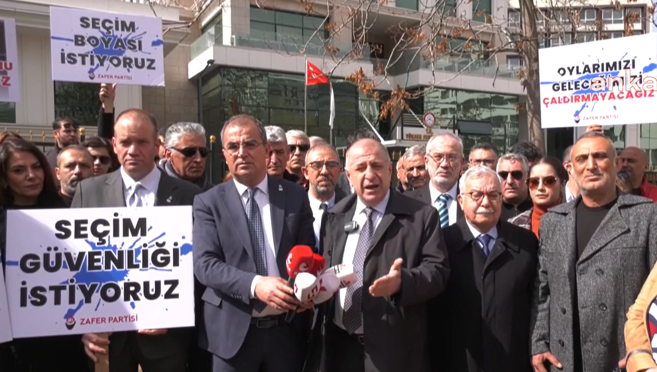 Ümit Özdağ, YSK'nın önünden seslendi! Parmak boyası ve ithal seçmen çıkışı