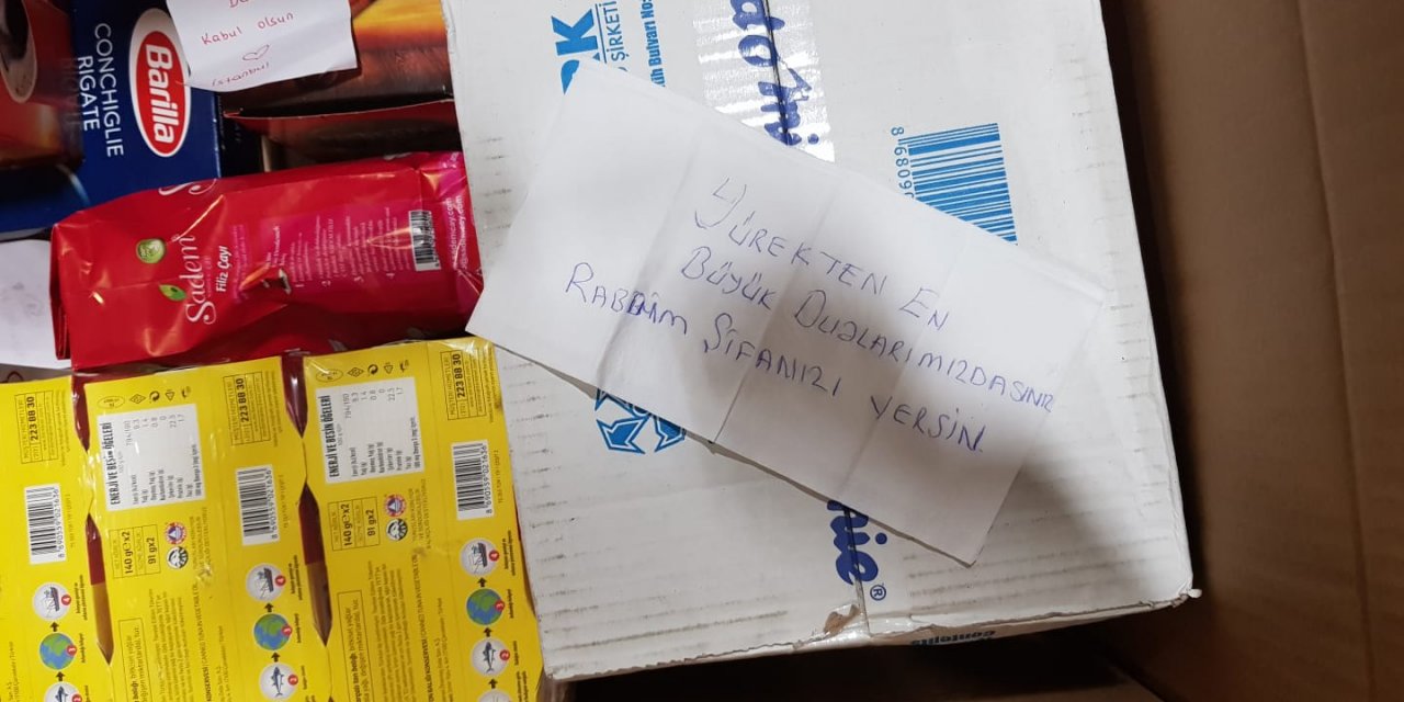 Yardım Kolilerinden Çıkan Notlar Duygulandırdı