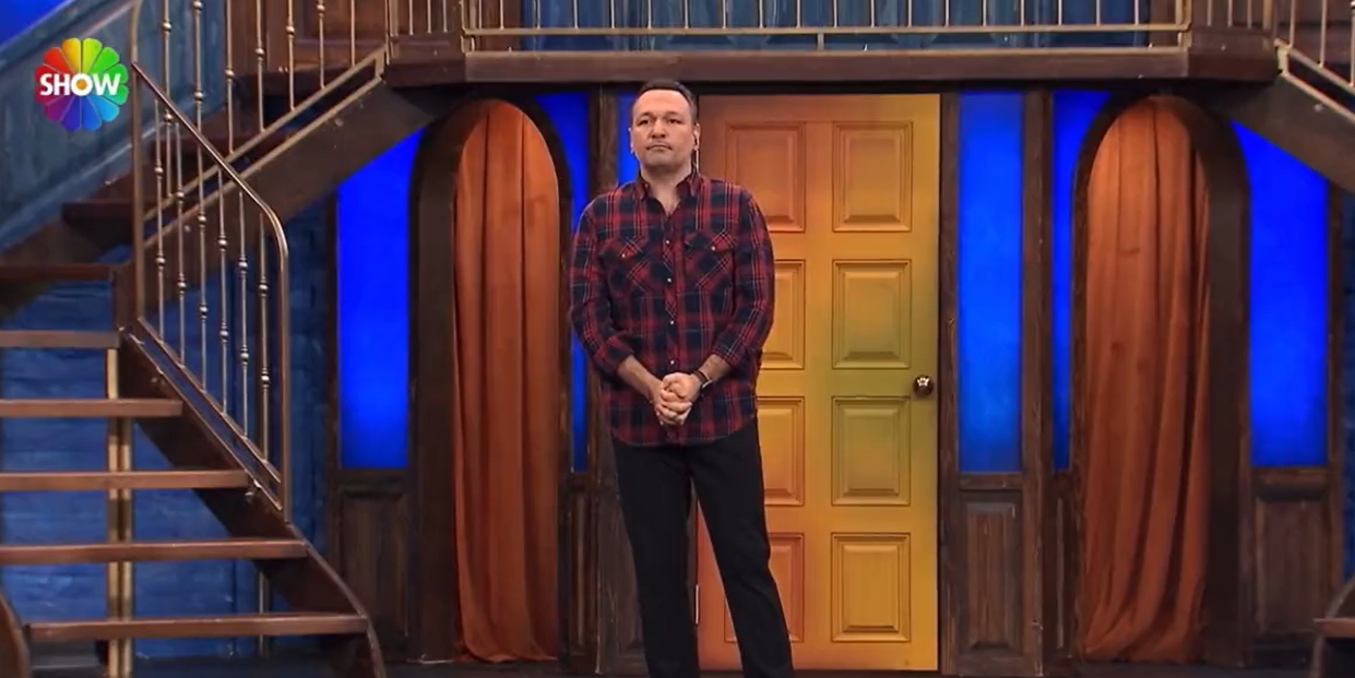Güldür Güldür Show'da 'deprem' konuşması! Ali Sunal: "Bir kişinin bile istifa etmemesi normal mi?"