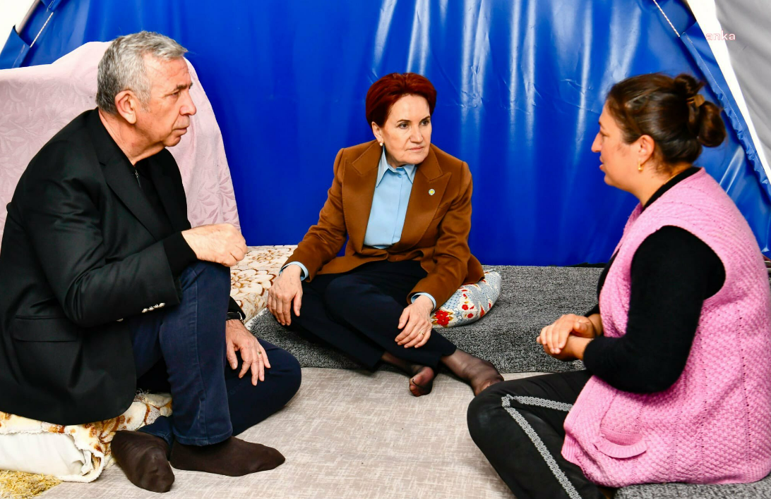 Mansur Yavaş, Meral Akşener ile deprem bölgesinde: "Deprem bölgelerini en kısa sürede kalkındırmak için çalışıyoruz"