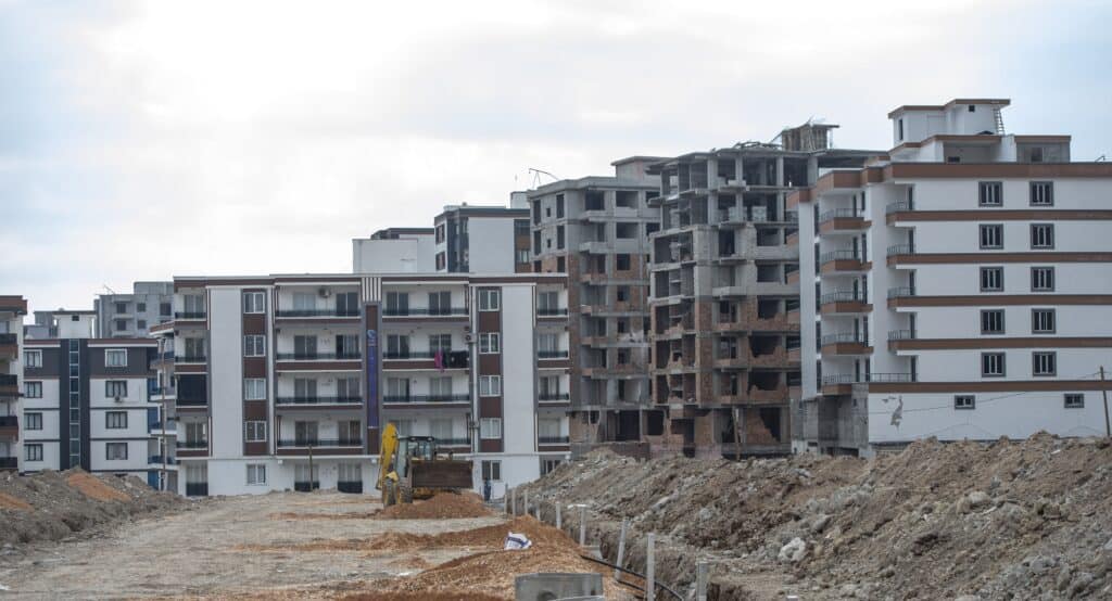 Deprem bölgesi için konut inşa süreci başladı! İhaleler yine iktidara yakın şirkete gitti