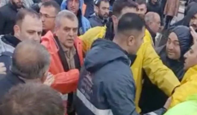 Selin vurduğu Şanlıurfa'da AKP'li Belediye Başkanına tepki! Vatandaşlar tarafından yuhalandı