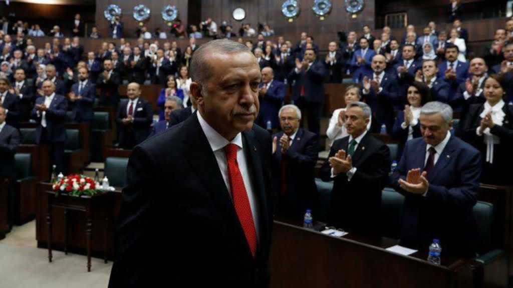 Deniz Zeyrek: Erdoğan ‘aslarını’ sahaya sürerek bir taşla iki kuş vurmak istiyor