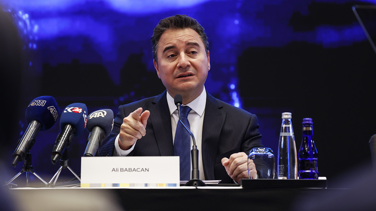 Ali Babacan: "Erdoğan panikte, ne yapacağını şaşırmış durumda"