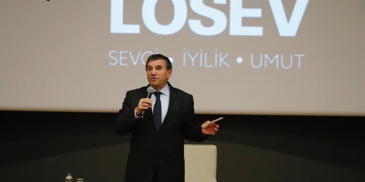 Prof. Dr. Üstün Dökmen: Çatlak varsa kırığa dönüşür ailede de binada da