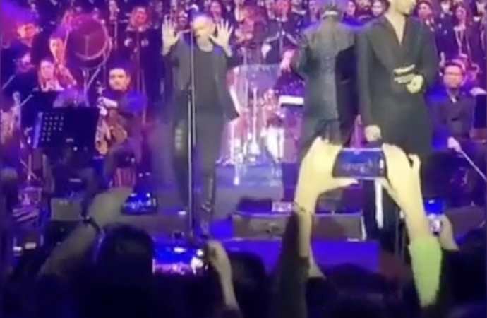 Haluk Levent konserinde 'hükümet istifa' sloganları