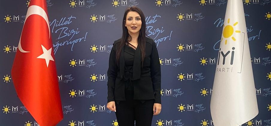 Avukat ve Yurt Gazetesi köşe yazarı Mehtap Demirhan Özdemir, İYİ Parti'den aday adayı oldu