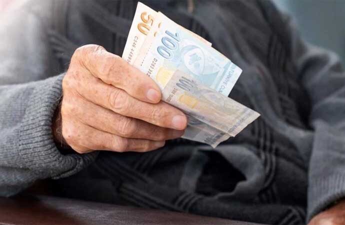 AKP seçim öncesi kesenin ağzını açtı! Emekli maaşı için tarih verildi