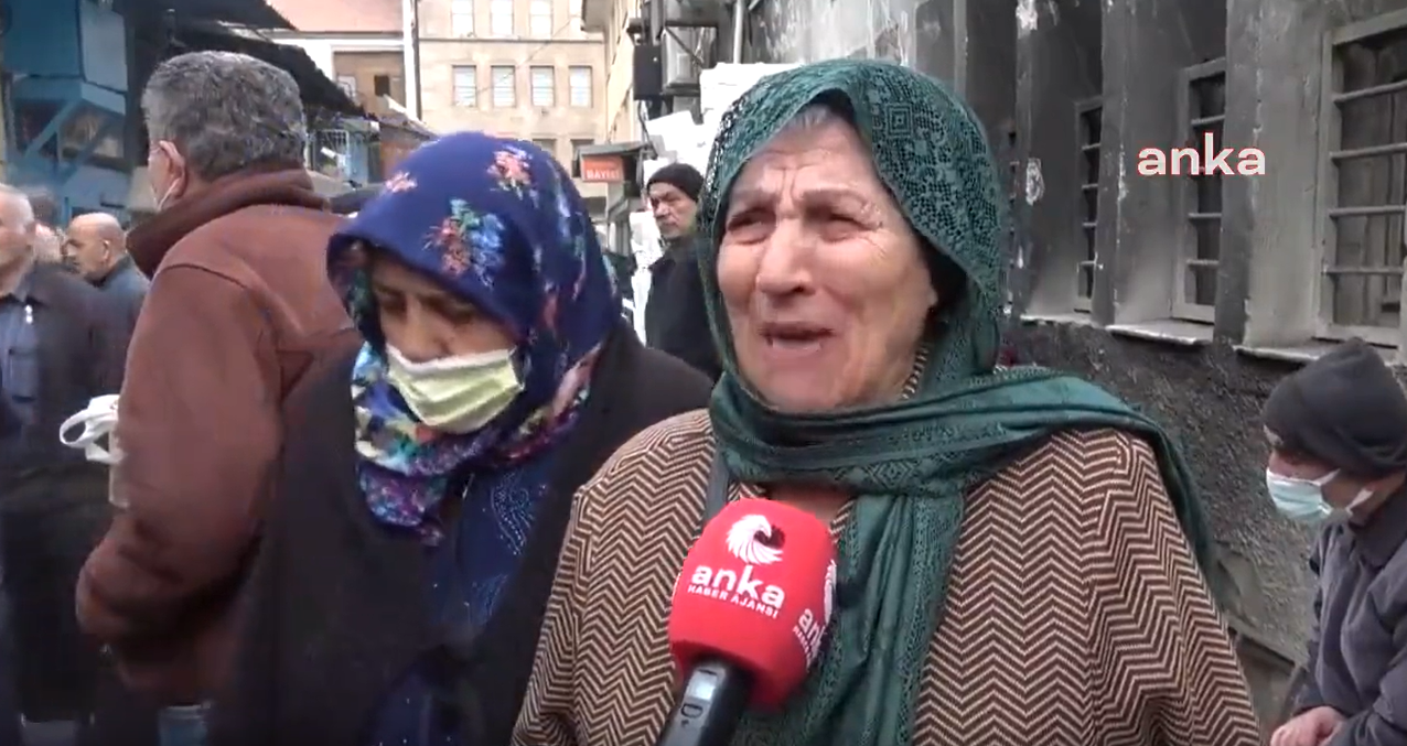 Türkiye Cumhuriyeti'nin 100. yılında "ucuz et" kuyruğu! 83 yaşındaki engelli vatandaş göz yaşlarını tutamadı