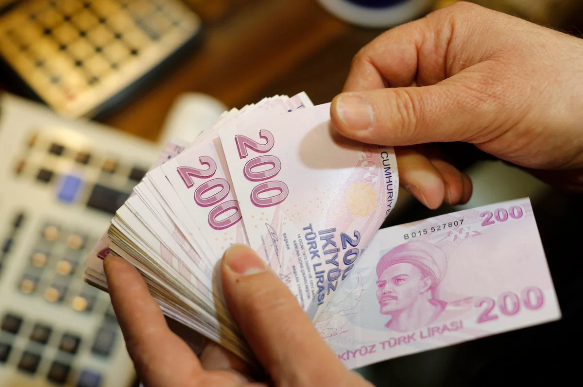 Emekli ve asgari ücretliye seçim öncesi zam yapılacak mı? AKP'ye yakın yayın organları rakam duyurmaya başladı