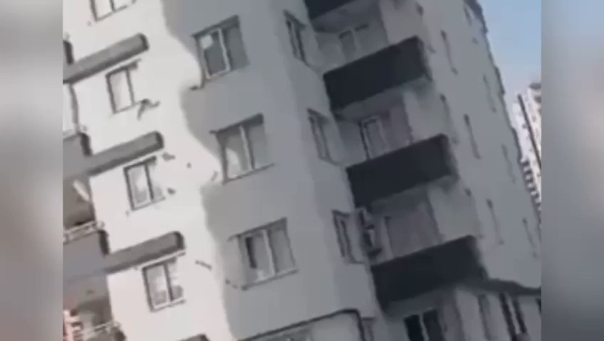 Deprem hasarlı binaya sipariş götüren kurye isyan etti: 35 TL’ye canımı mı vereyim?