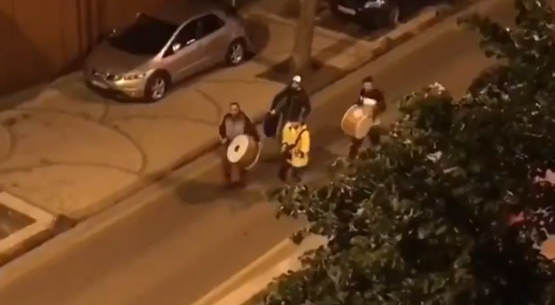 Ankara'da elektro gitarlı sahura kaldırma