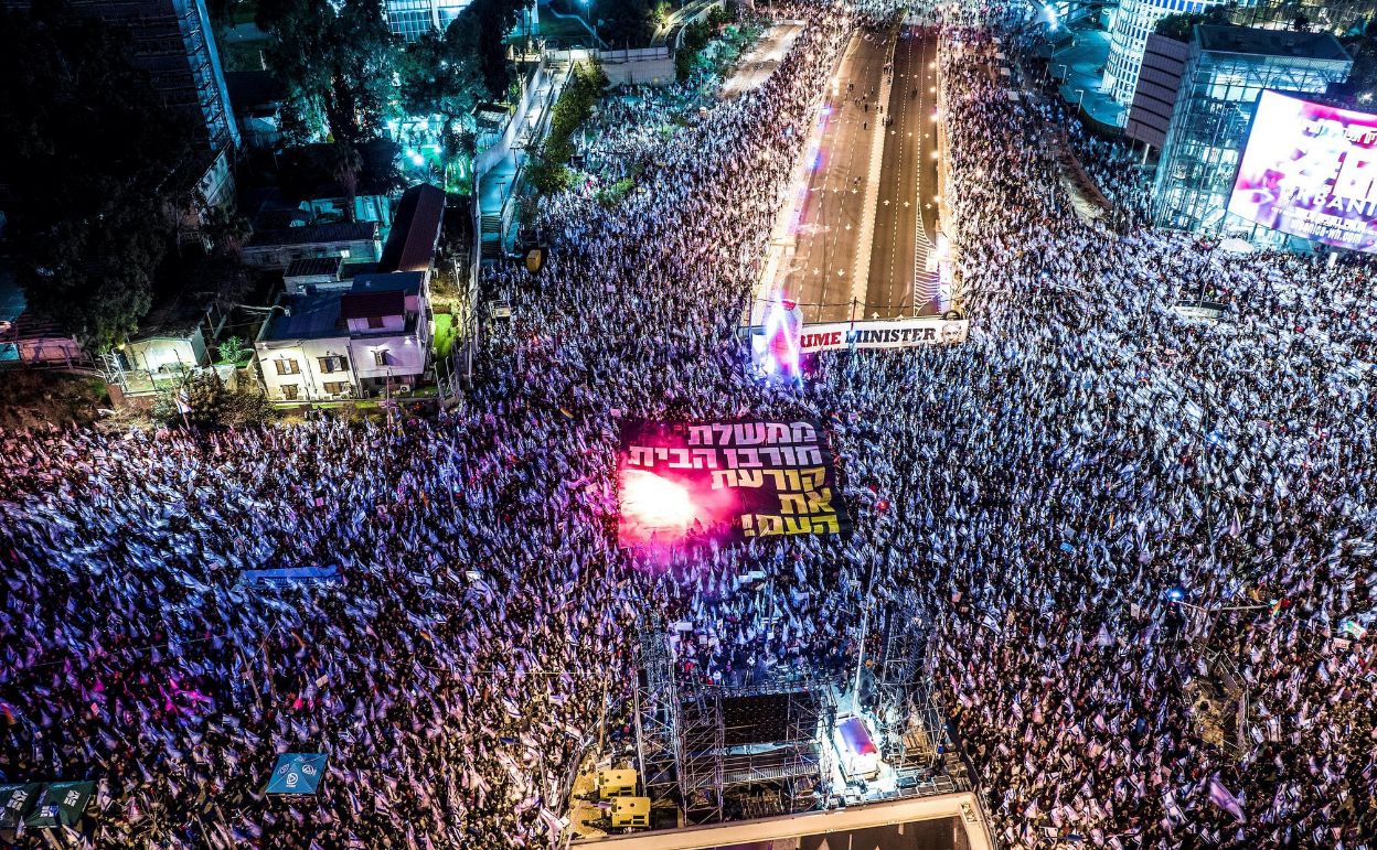 İsrail sokakları karıştı! Protestocular Netenyahu'nun kapısına dayandı
