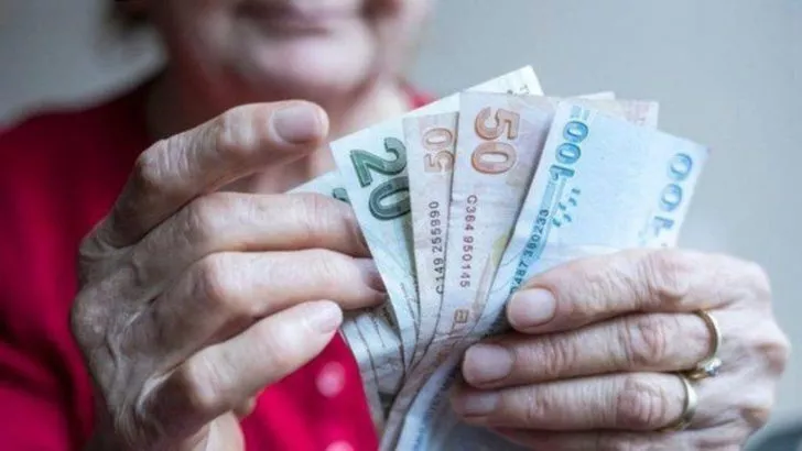 SGK uzmanı emekli maaşlarındaki oyunu ortaya çıkardı: En düşük emekli aylığı 12 bin TL olacaktı