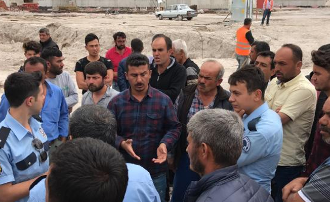 Ücretlerini alamayan işçiler eylemde
