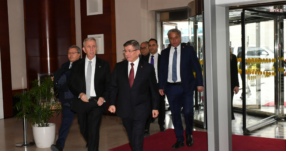 Ahmet Davutoğlu'ndan Mansur Yavaş'a ziyaret