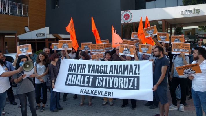 'Hayır' dediği için tutuklanan gençler serbest bırakıldı!