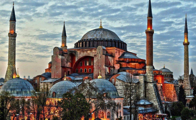 Ayasofya'da okunan ezana Yunanistan'dan tepki