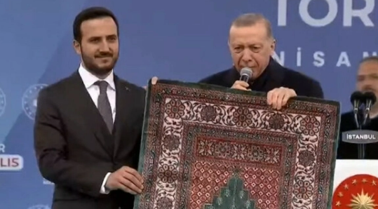 Diyanet'ten din istismarının önüne geçecek "seccade" açıklaması