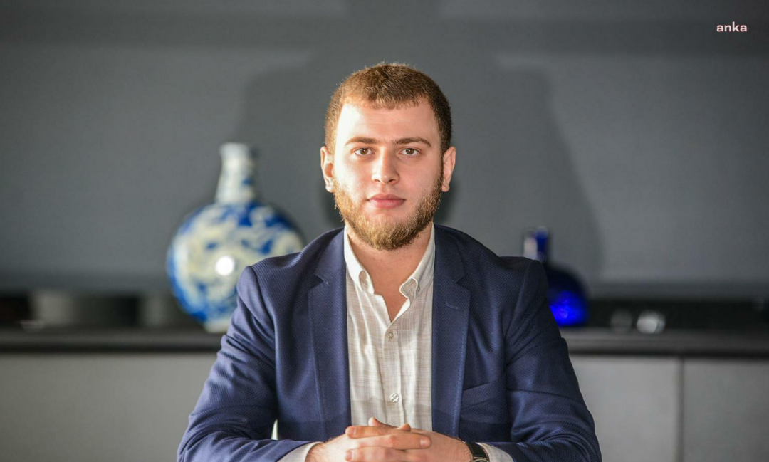 Genç İmam Hatipliler Derneği'nden "seccade" açıklaması: "Dinimiz, bilinmeden yapılan yanlışlara bedel yüklemez"