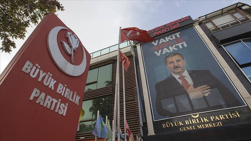 Büyük Birlik Partisi ismini değiştirdi