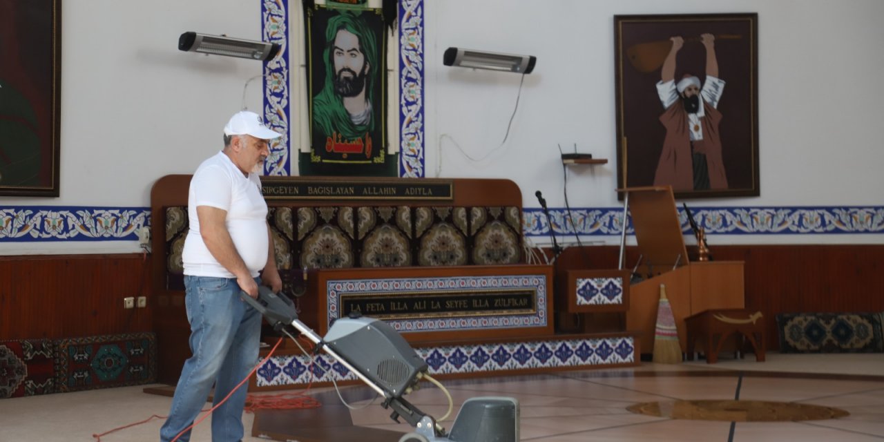 Kartal’daki İbadethanelerde Kapsamlı Ramazan Temizliği