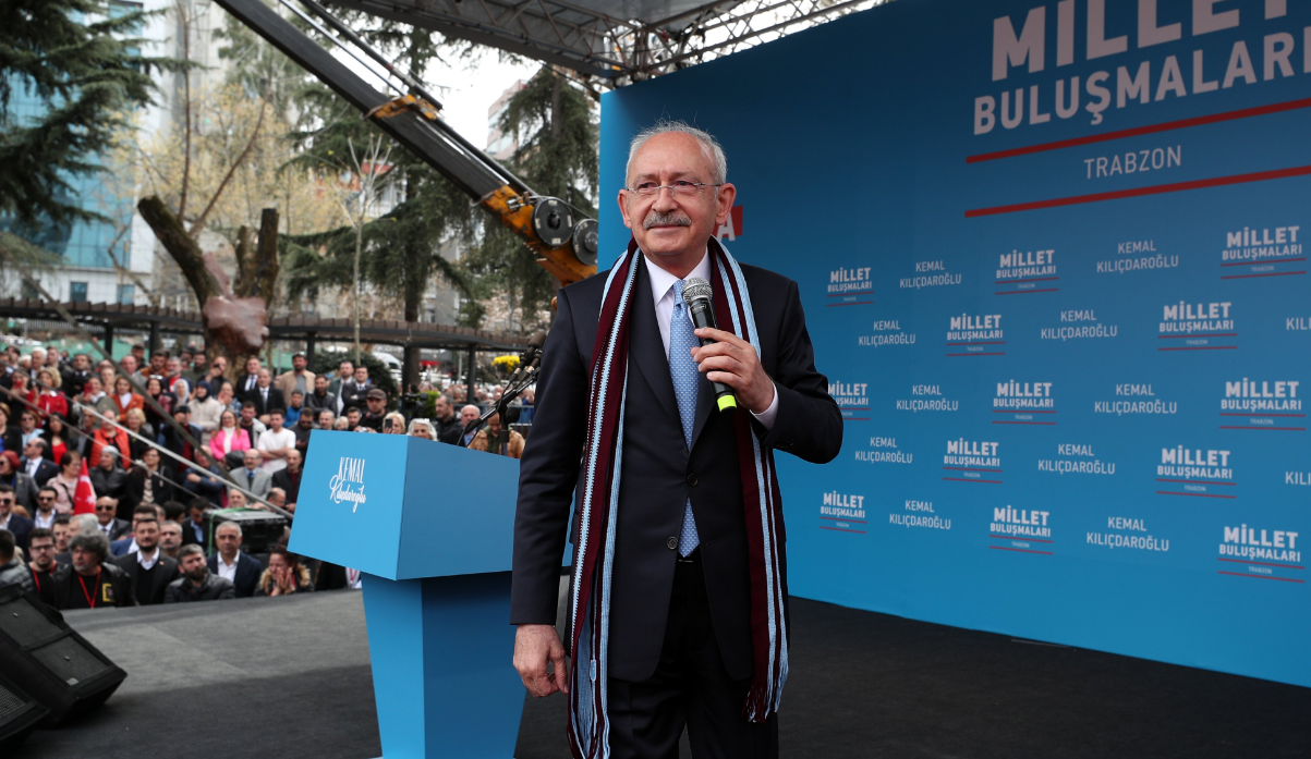 Kılıçdaroğlu o fotoğrafı paylaşarak Ekrem İmamoğlu'na "İşte benim evladım" dedi