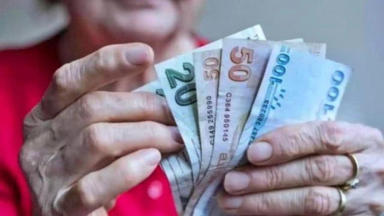 Emeklilerin bayram ikramiyesini alacağı tarih belli oldu