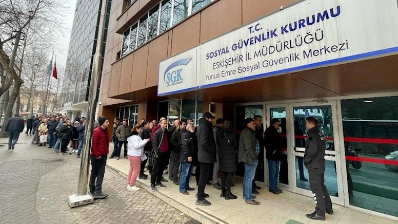 SGK'da kaos yaşanıyor! Binlerce EYT'linin işlemi iptal edilebilir iddiası