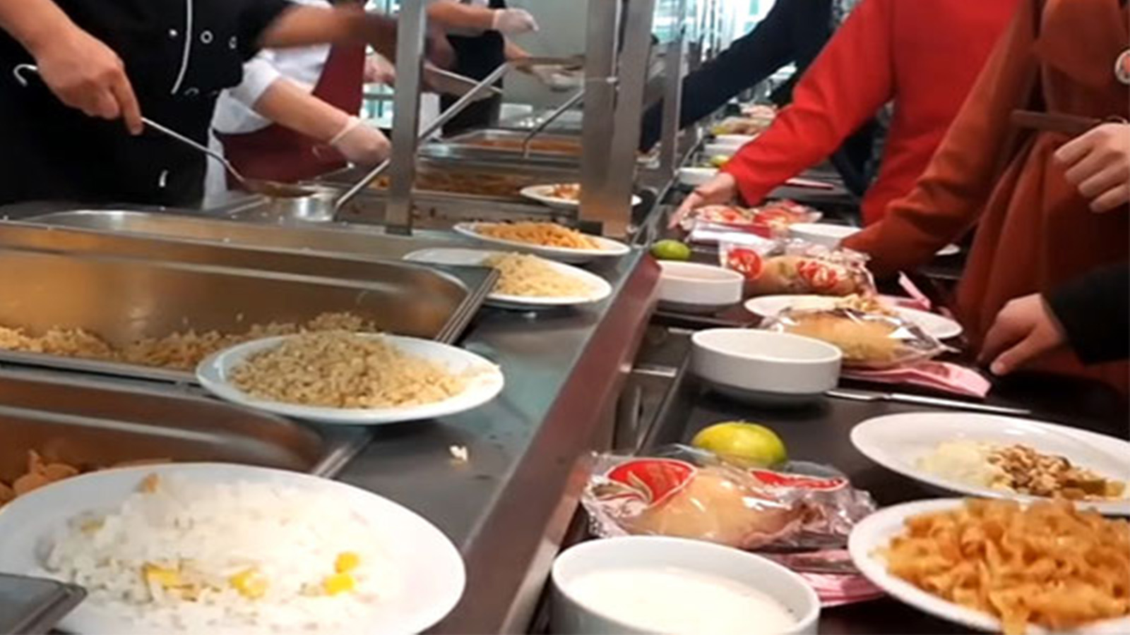 Üniversitede zorunlu oruç! Öğle yemeği kaldırıldı, sadece iftar menüsü getirildi